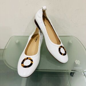 NWOT Trotters Women’s‎ White Leather Maggie Design Slip-On Flats Size 10N